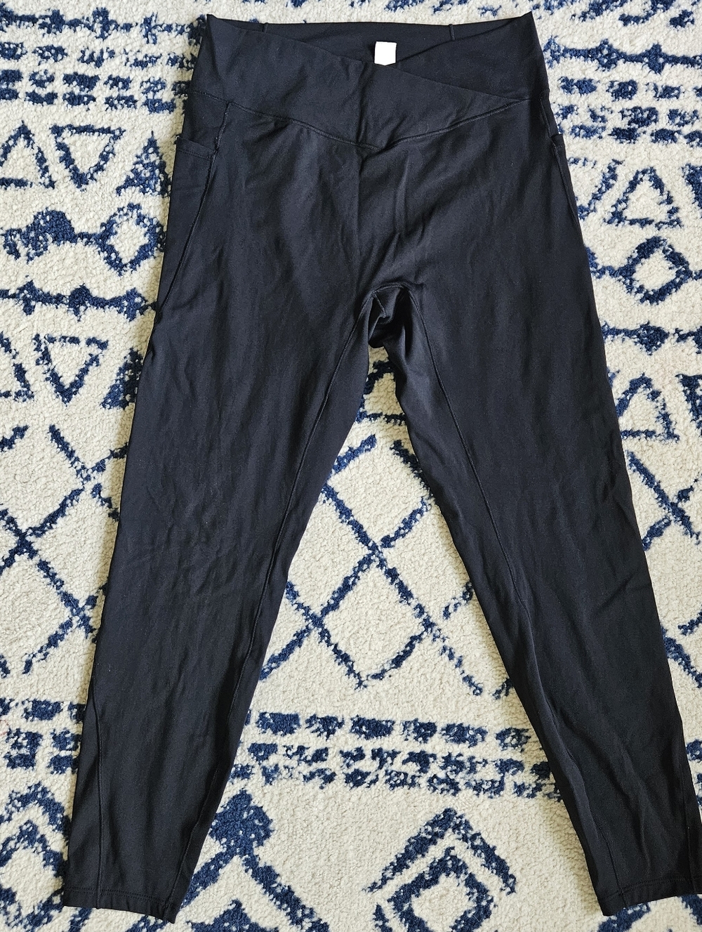 HALARA Patitoff Pet Hair Resistant Crossover Pocket Casual Leggings - Picture 4 of 14